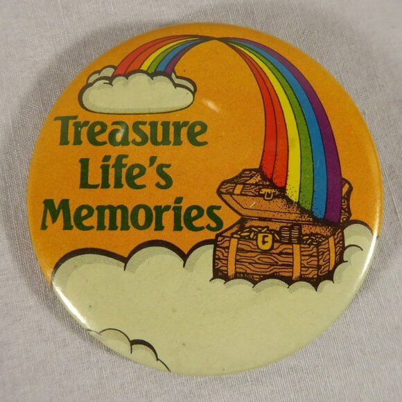 VTG Retro Hippie Pin Back Button Lot Flower Power Smile Be Happy Buzz Off Love - Picture 9 of 10